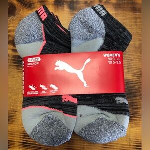 💟 3/$22 women’s 6 pair no show Puma socks. 3 pink trim and 3 gray trim.